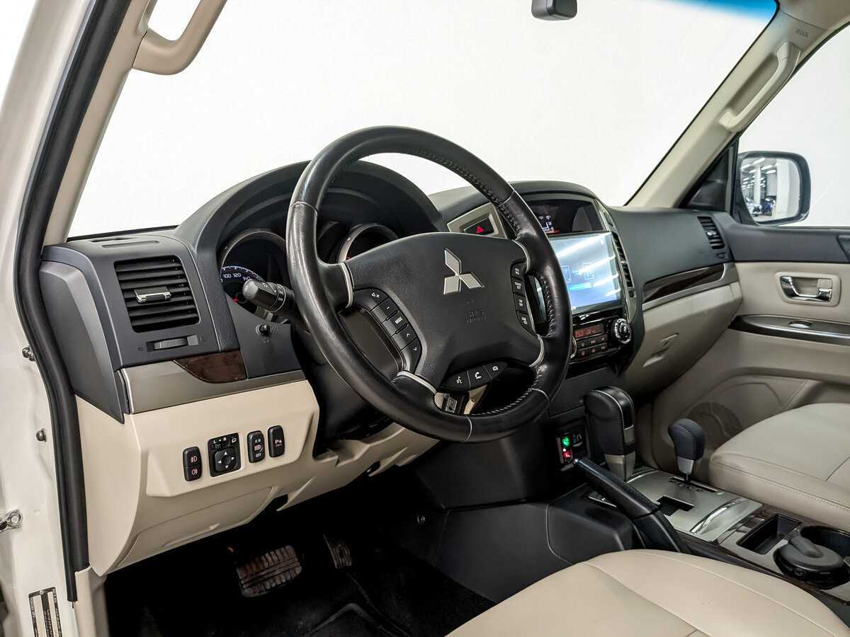 Mitsubishi Pajero, 2021 Фото №16
