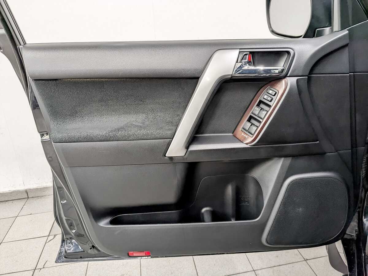 Toyota Land Cruiser Prado, 2015 Фото №17