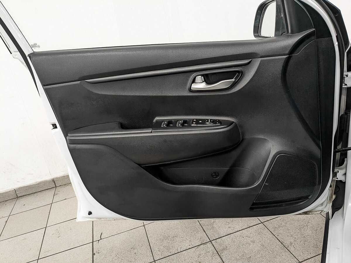 Kia Rio X-Line, 2020 Фото №16