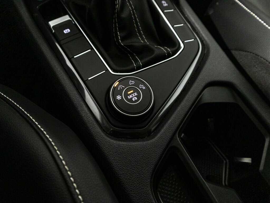 Volkswagen Tiguan, 2022 Фото №20