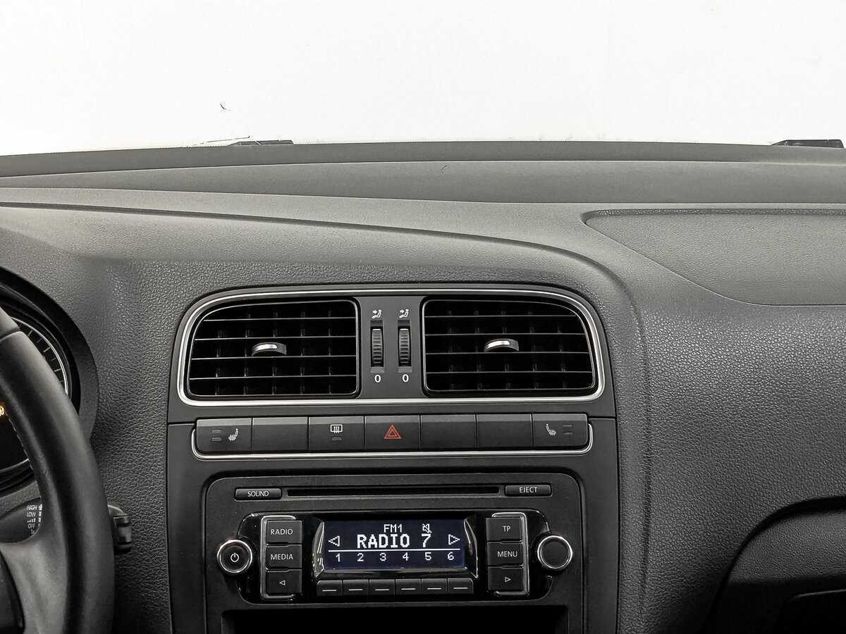 Volkswagen Polo, 2011 Фото №14