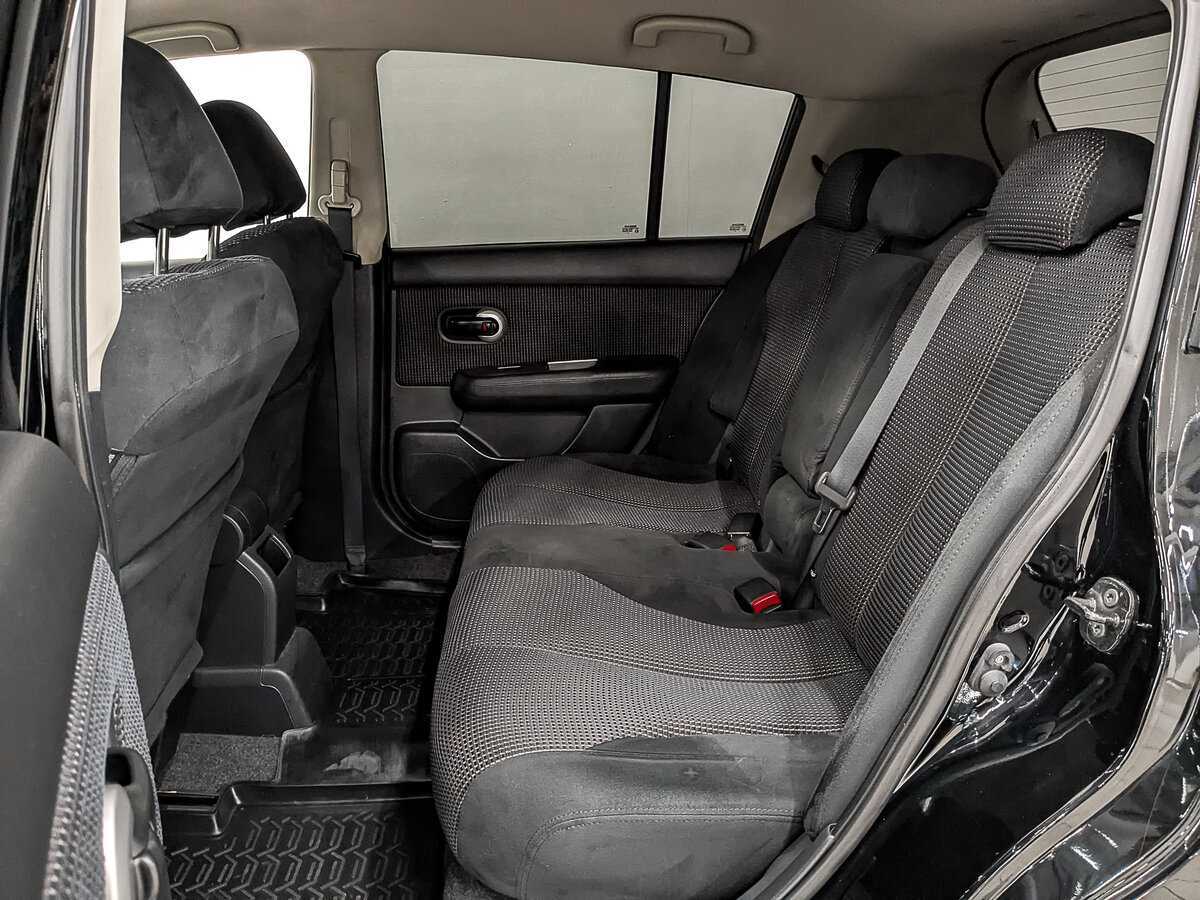 Nissan Tiida, 2010 Фото №18