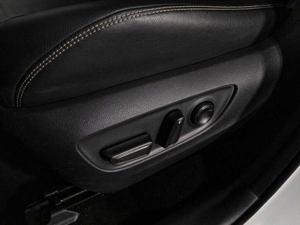 Toyota RAV4, 2022 Фото №16