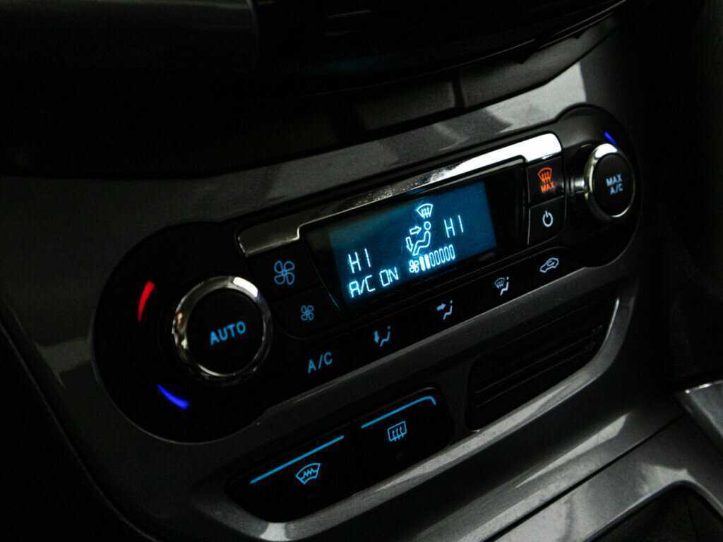 Ford Focus, 2011 Фото №15