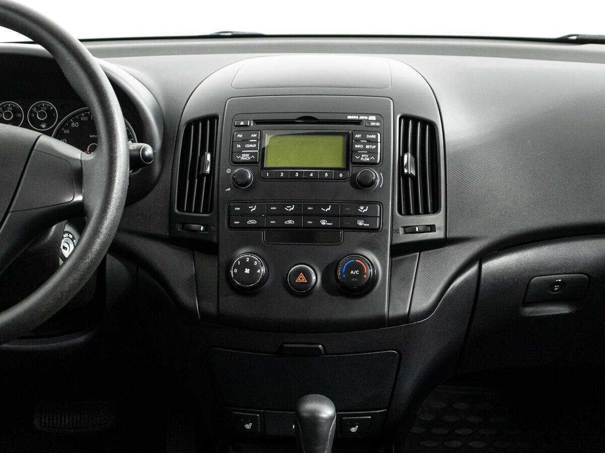 Hyundai i30, 2010 Фото №14