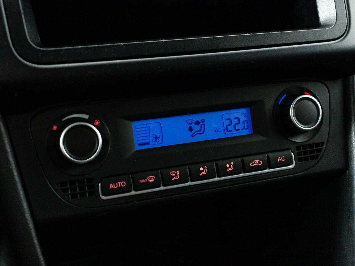 Volkswagen Polo, 2010 Фото №15