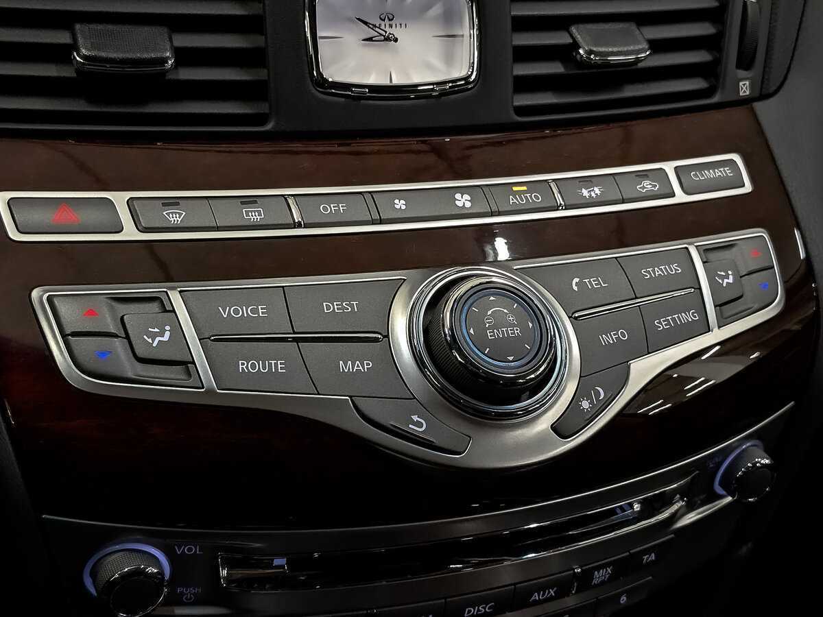 Infiniti Q70, 2016 Фото №21