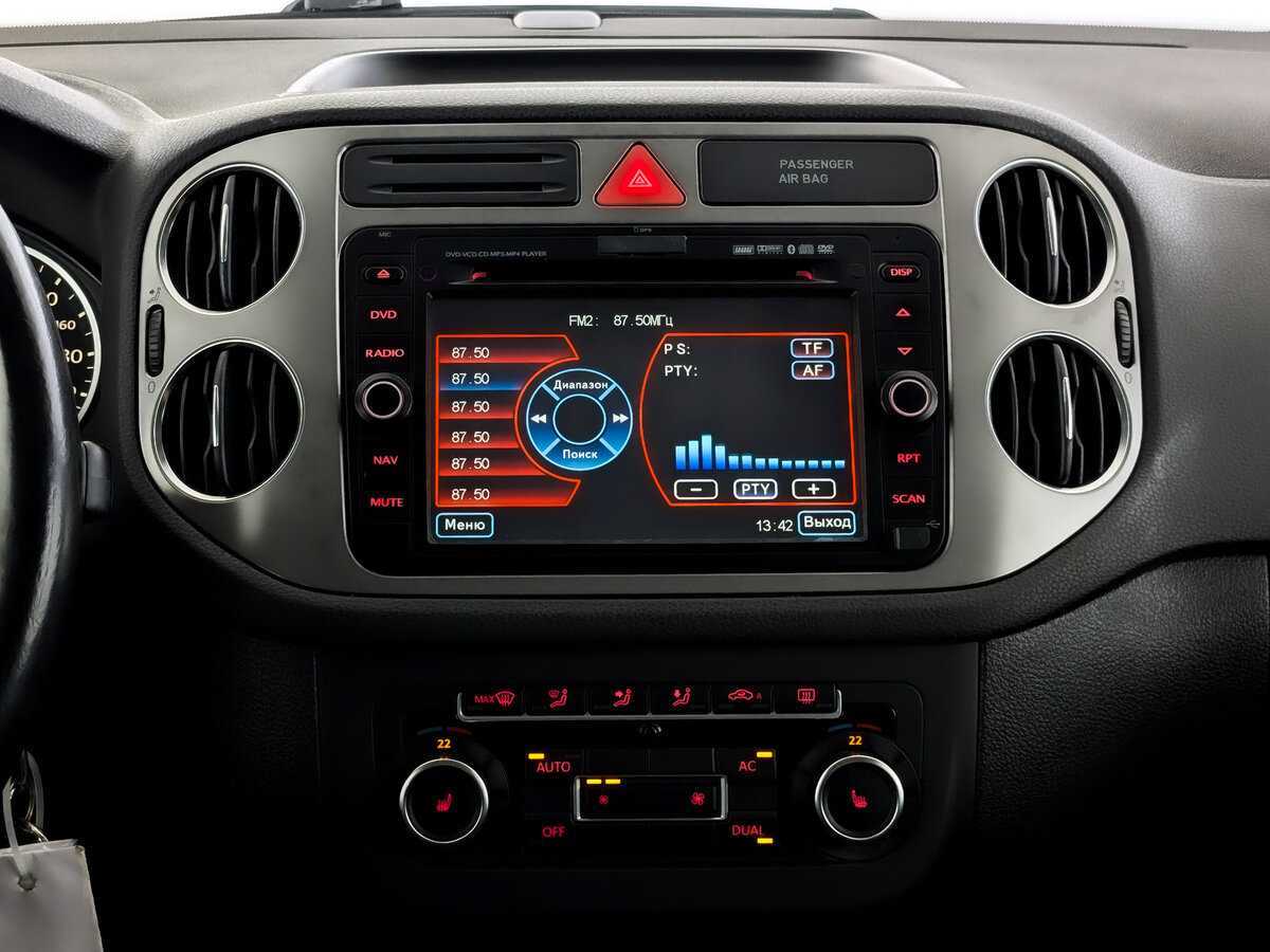 Volkswagen Tiguan, 2010 Фото №15