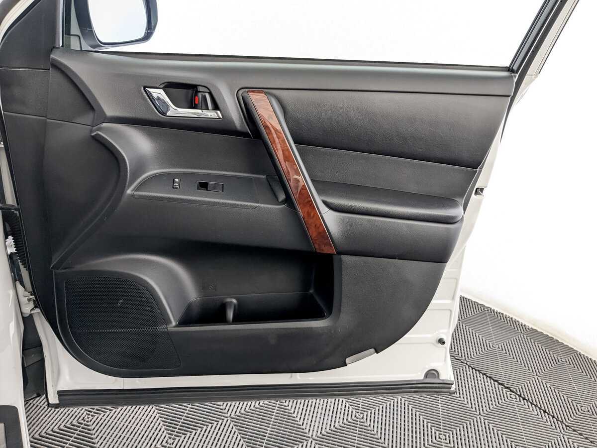 Toyota Highlander, 2011 Фото №24