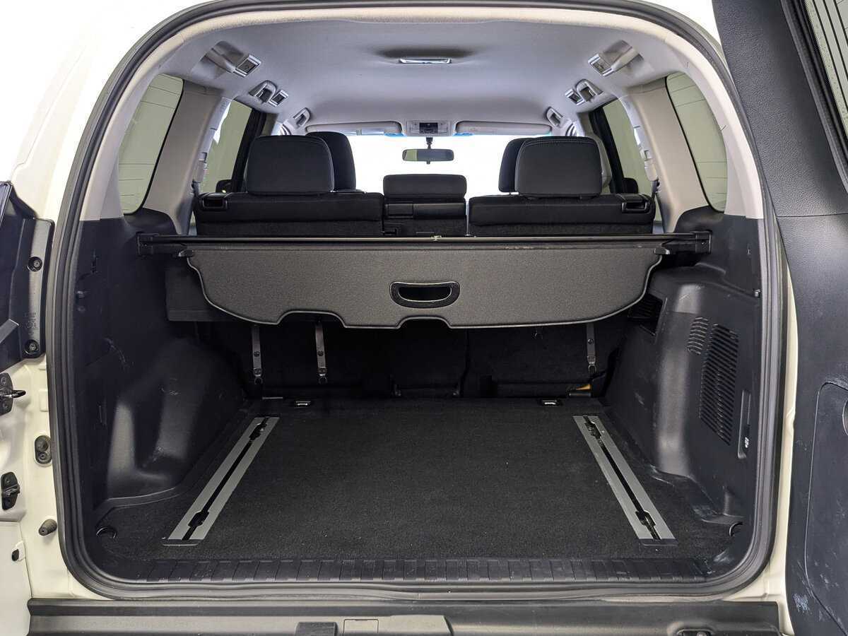 Toyota Land Cruiser Prado, 2021 Фото №10
