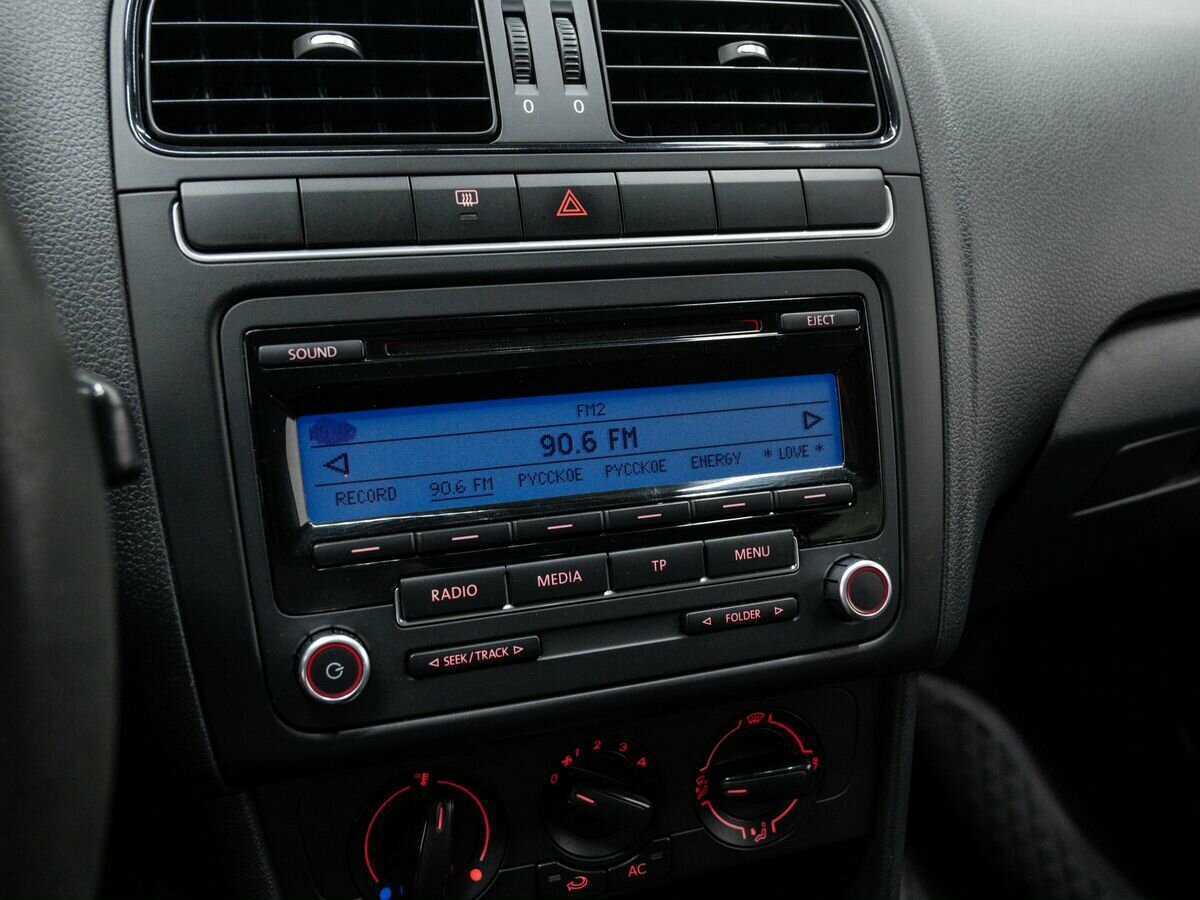 Volkswagen Polo, 2011 Фото №19