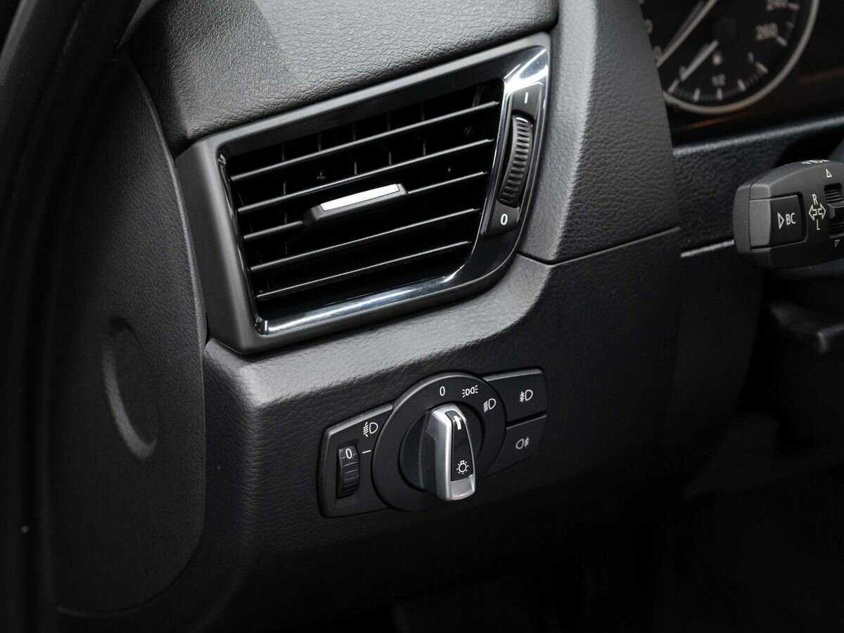 BMW X1 20i, 2013 Фото №19