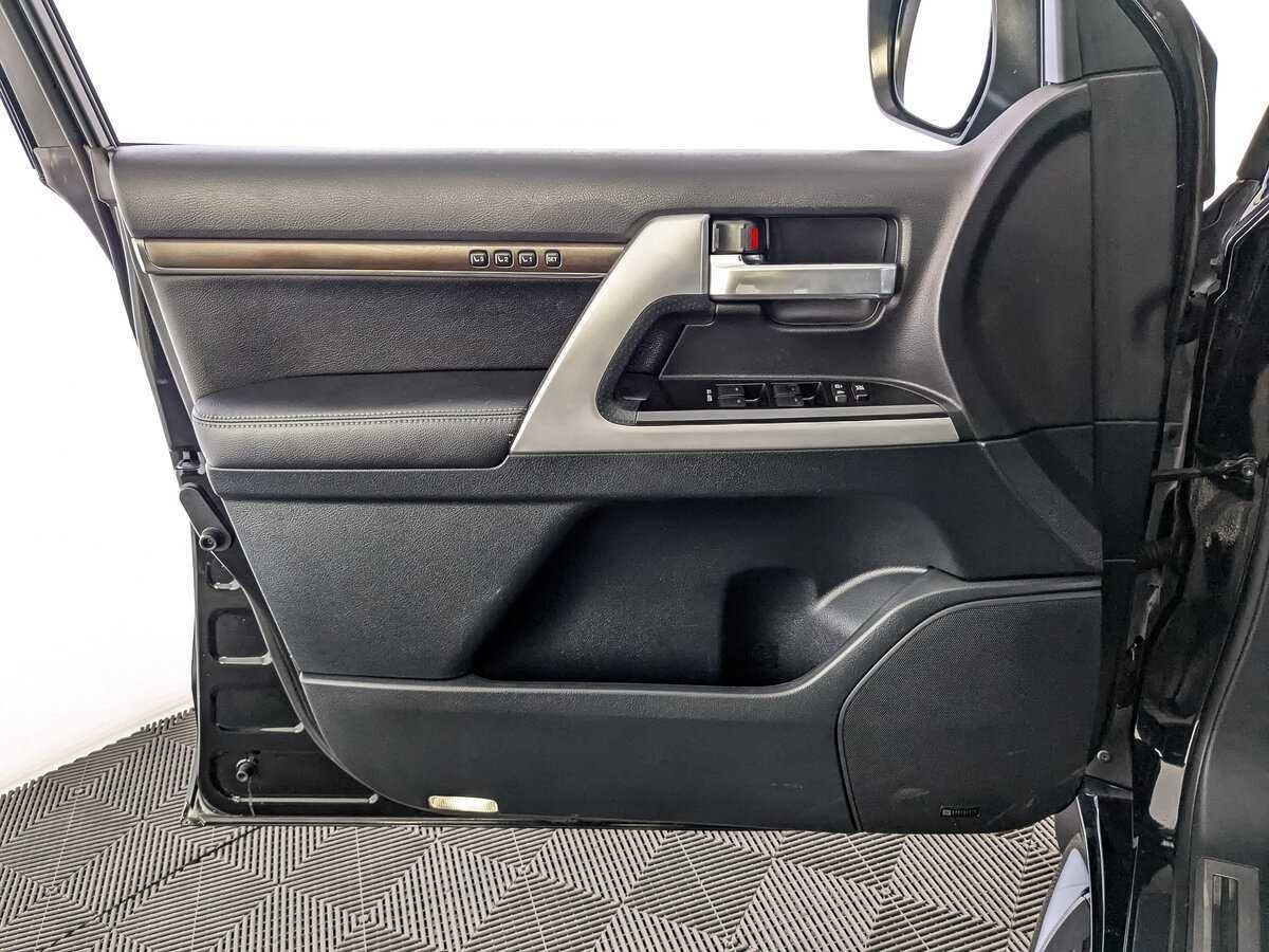 Toyota Land Cruiser, 2020 Фото №17