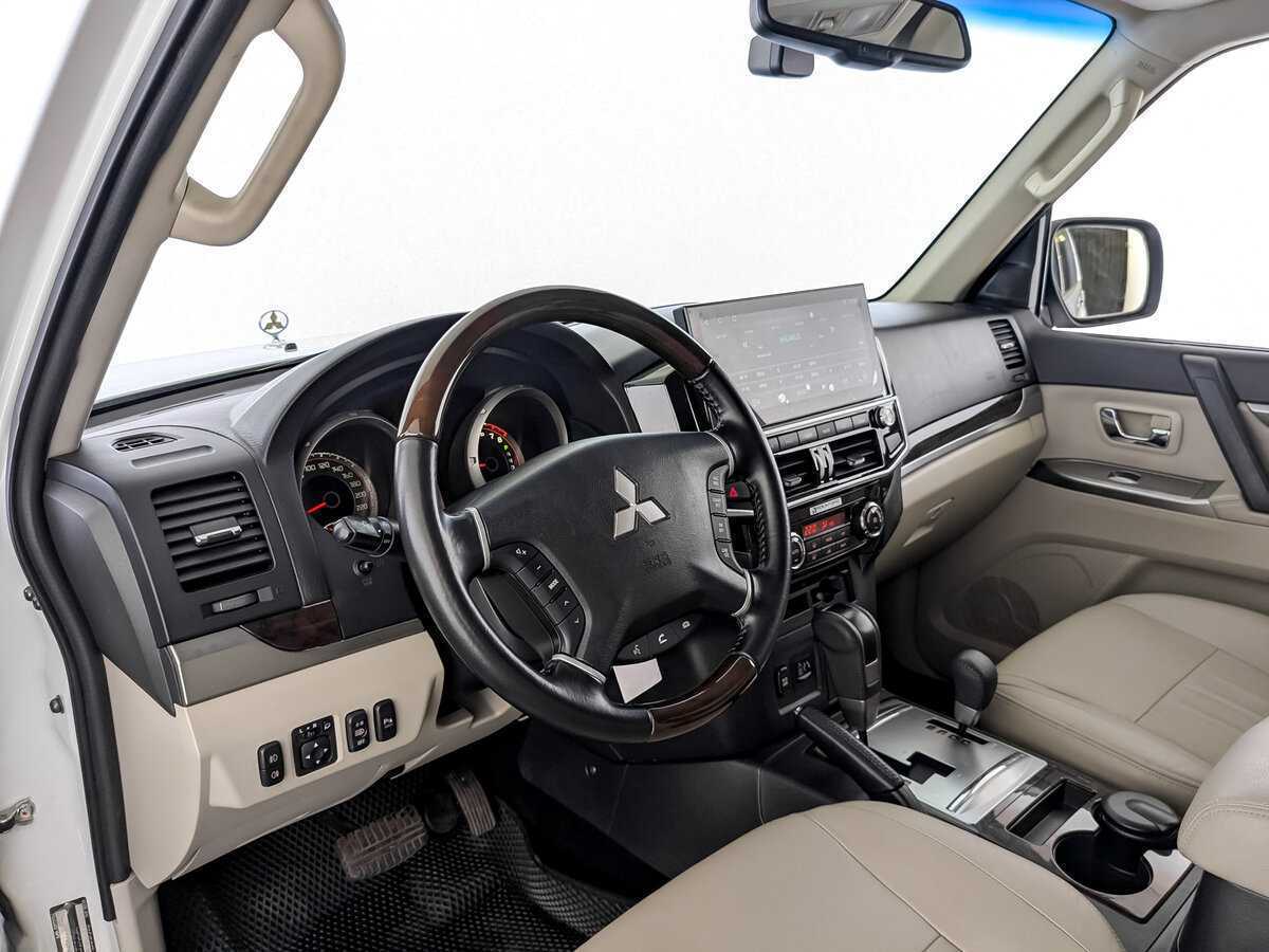 Mitsubishi Pajero, 2019 Фото №16