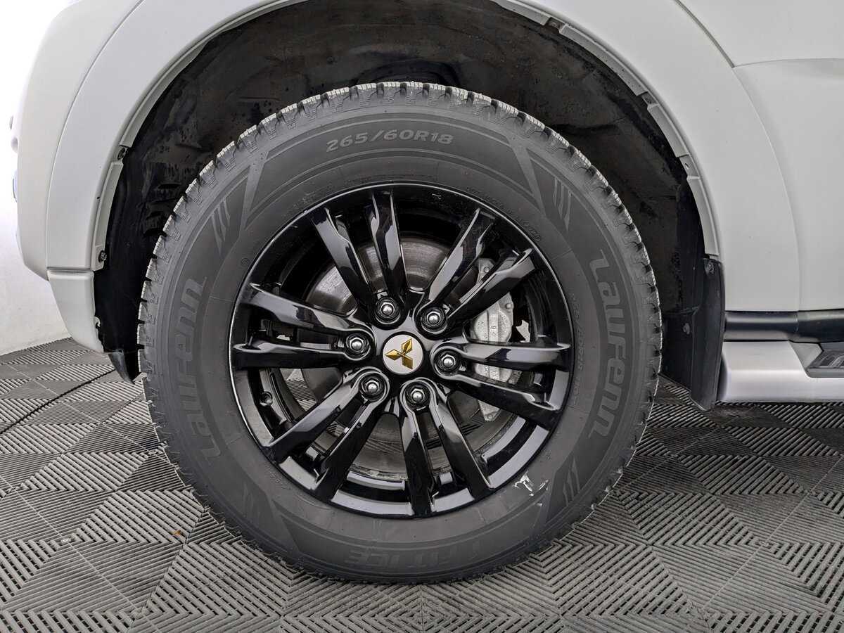 Mitsubishi Pajero, 2019 Фото №18