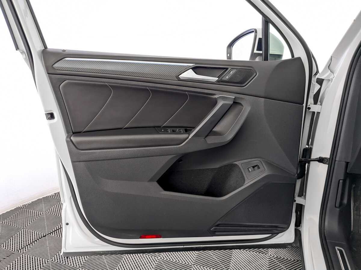 Volkswagen Tiguan, 2021 Фото №17