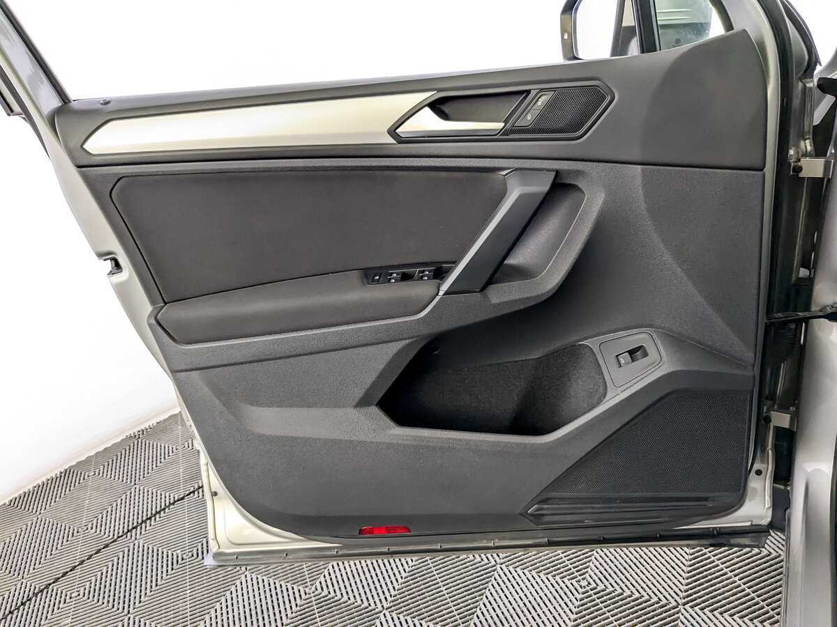 Volkswagen Tiguan, 2019 Фото №19