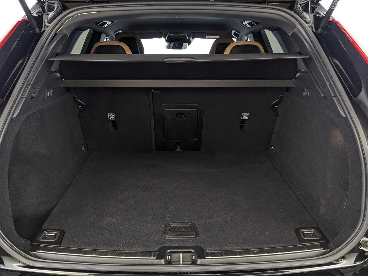 Volvo XC60, 2018 Фото №10