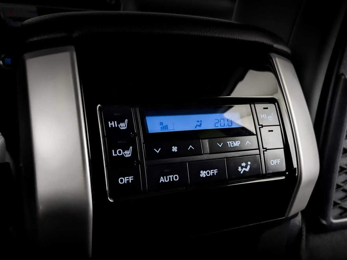 Toyota Land Cruiser Prado, 2021 Фото №28