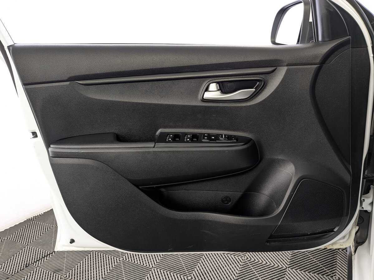 Kia Rio X-Line, 2020 Фото №16