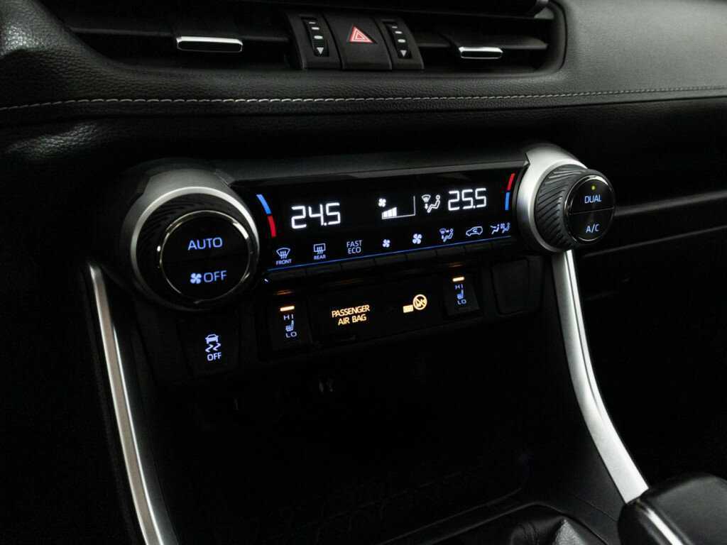 Toyota RAV4, 2020 Фото №15