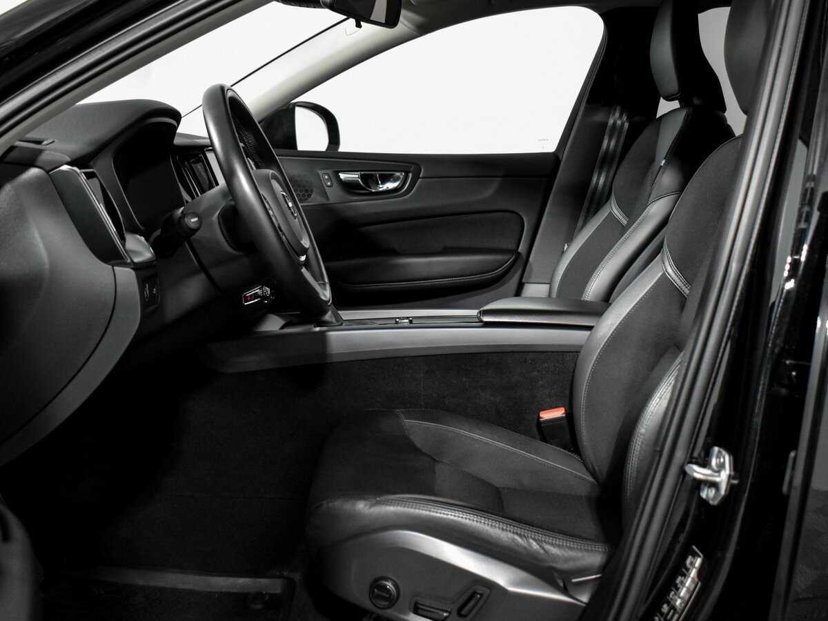 Volvo XC60, 2020 Фото №11