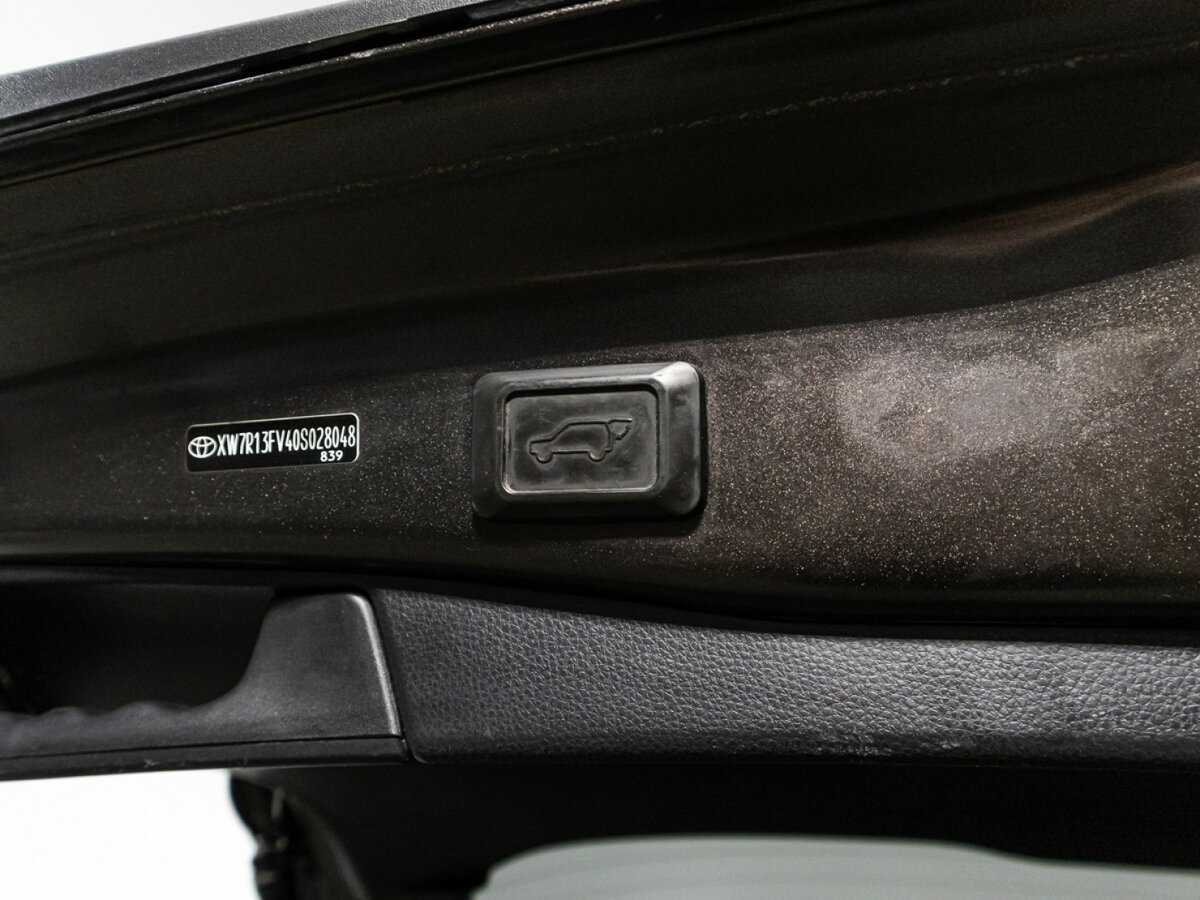 Toyota RAV4, 2021 Фото №16