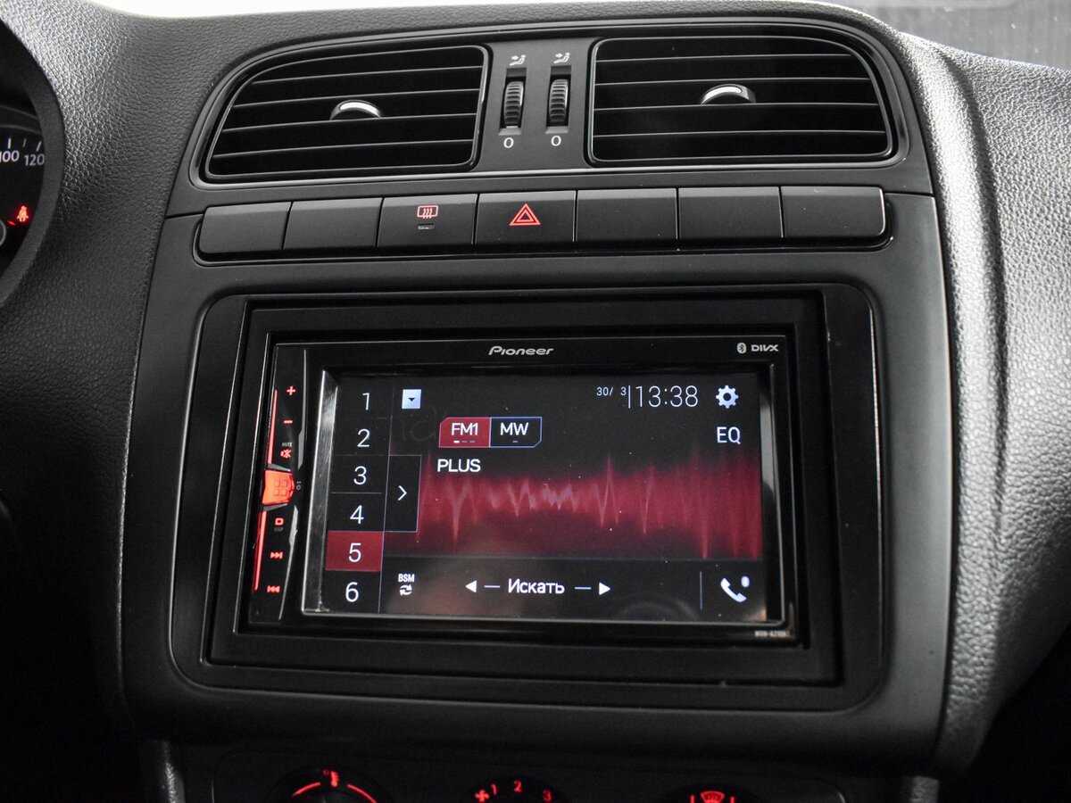 Volkswagen Polo, 2011 Фото №16