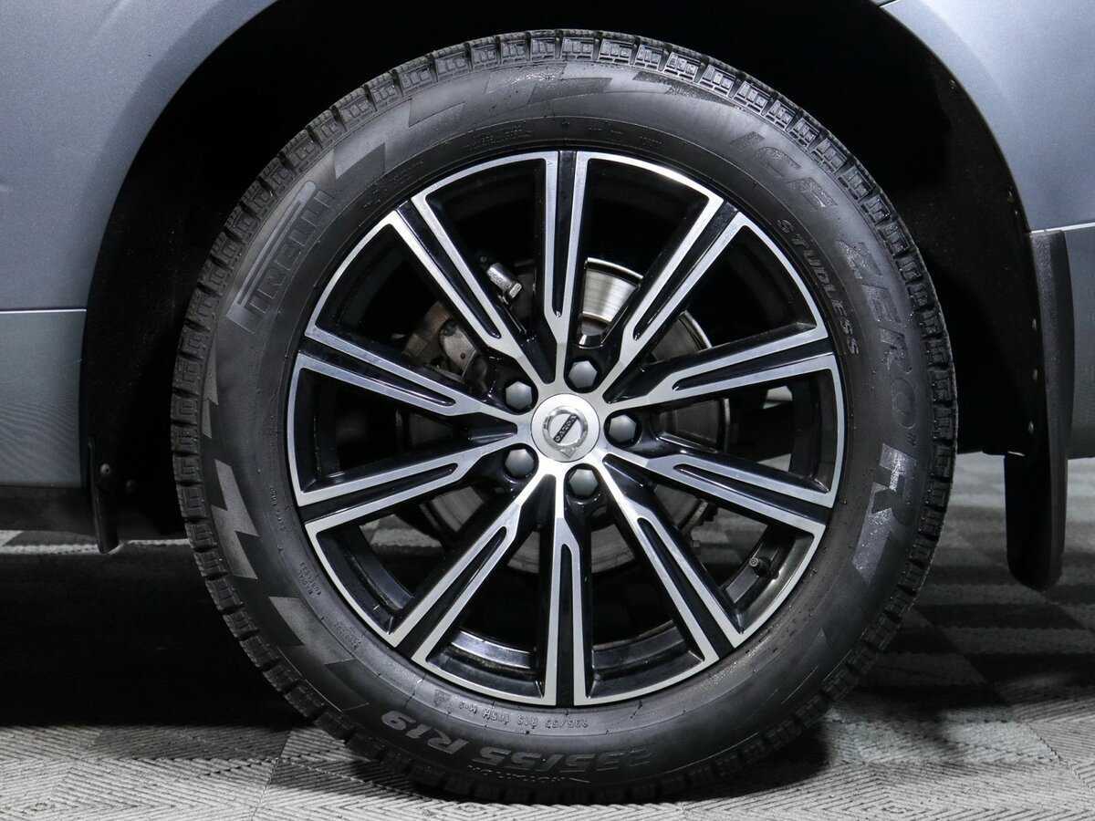 Volvo XC60, 2020 Фото №12