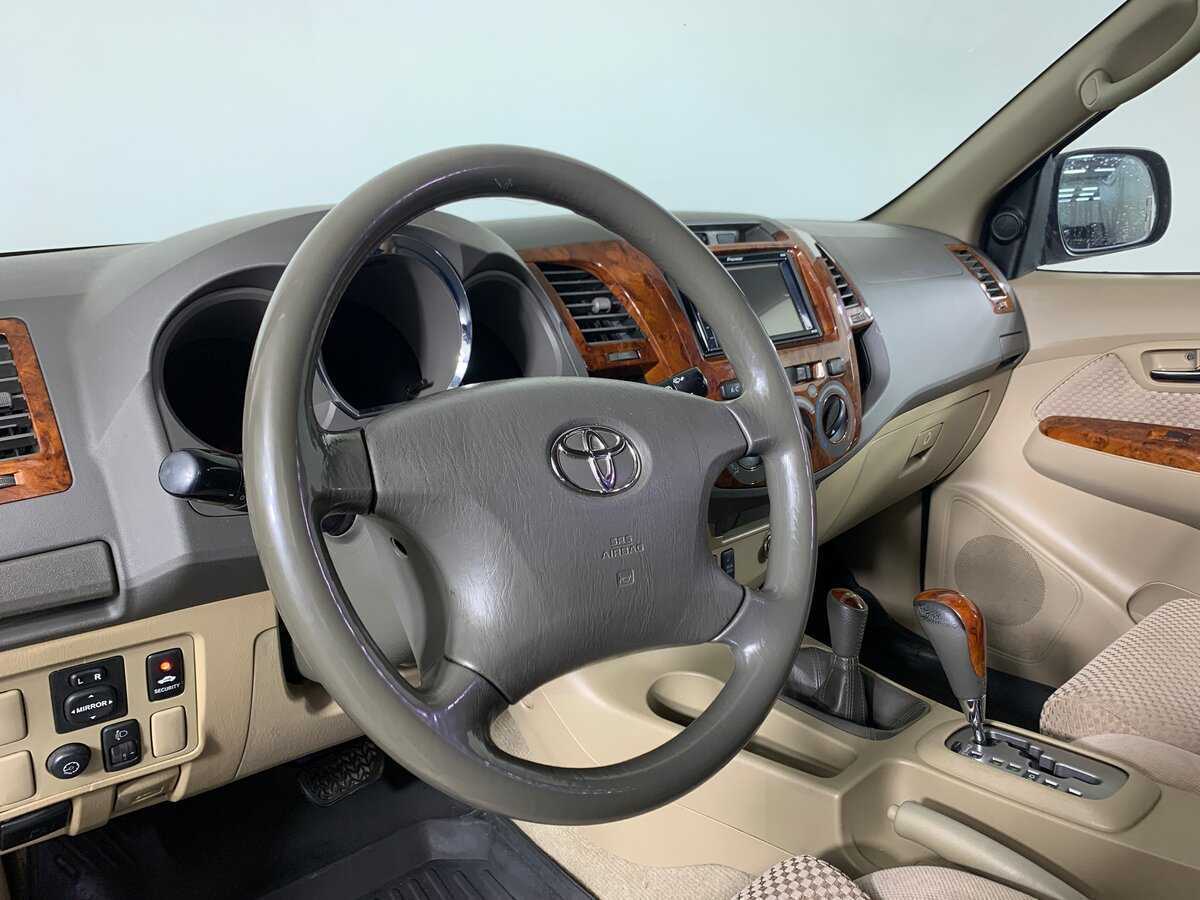 Toyota Fortuner, 2011 Фото №9