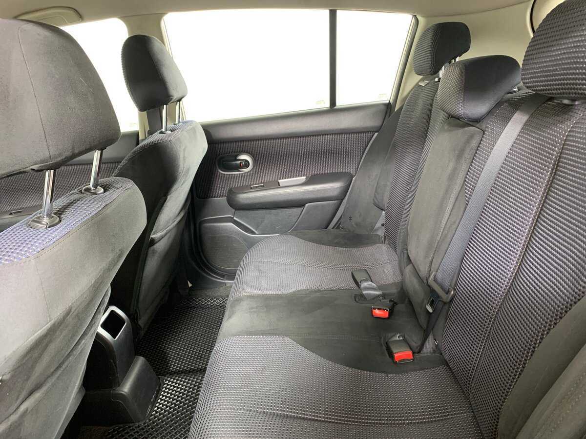 Nissan Tiida, 2010 Фото №19