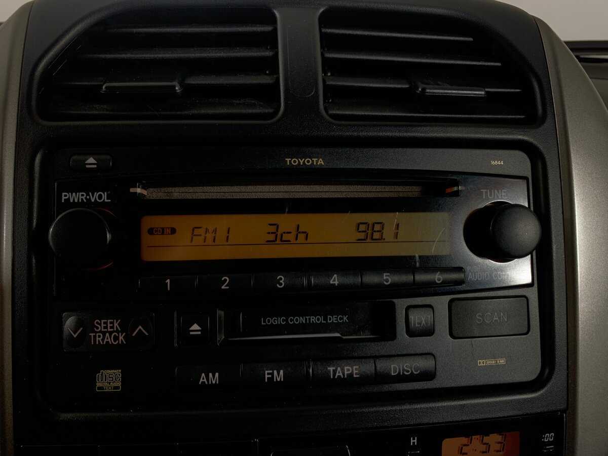 Toyota RAV4, 2004 Фото №16