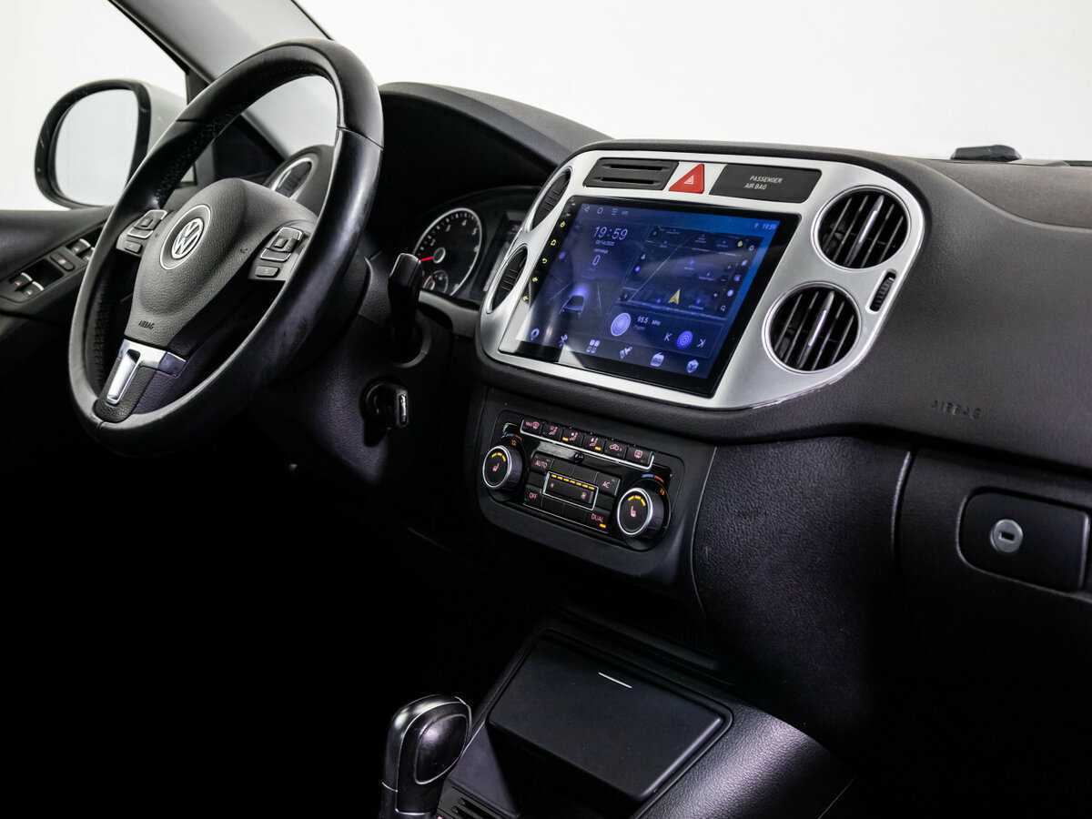 Volkswagen Tiguan, 2010 Фото №15