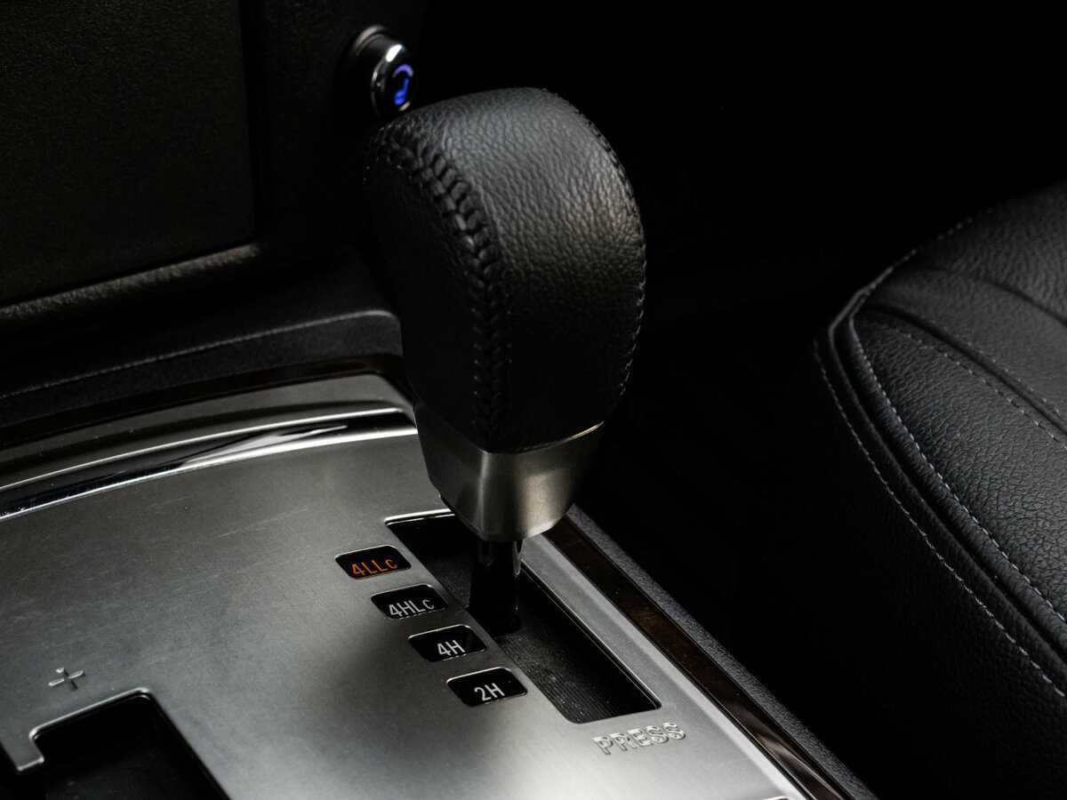 Mitsubishi Pajero, 2021 Фото №13