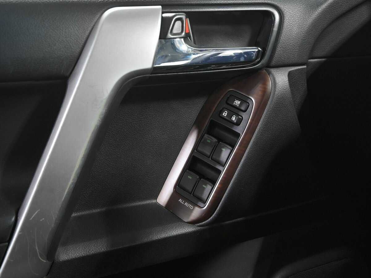 Toyota Land Cruiser Prado, 2017 Фото №20