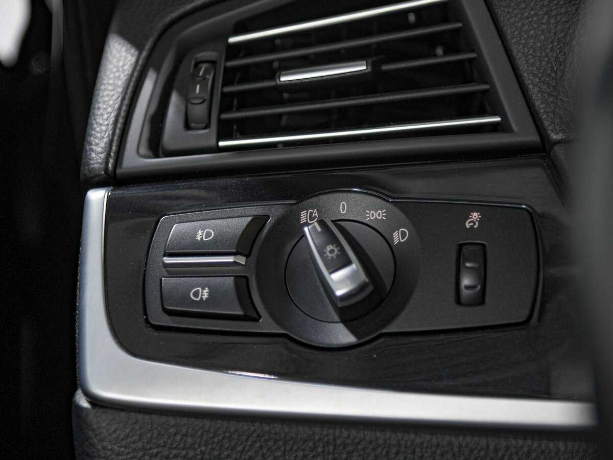 BMW 5 серии 525d xDrive, 2014 Фото №14