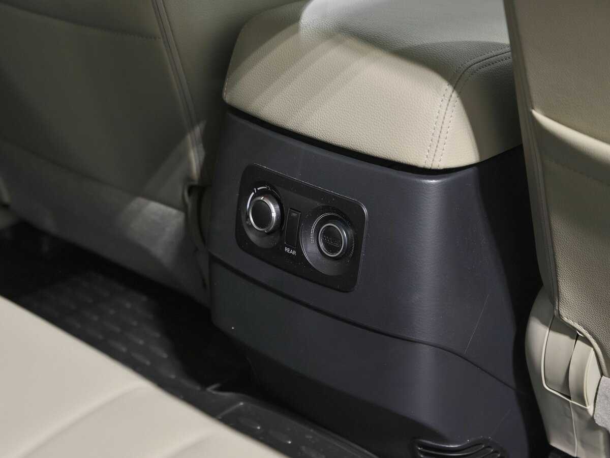 Mitsubishi Pajero, 2019 Фото №18