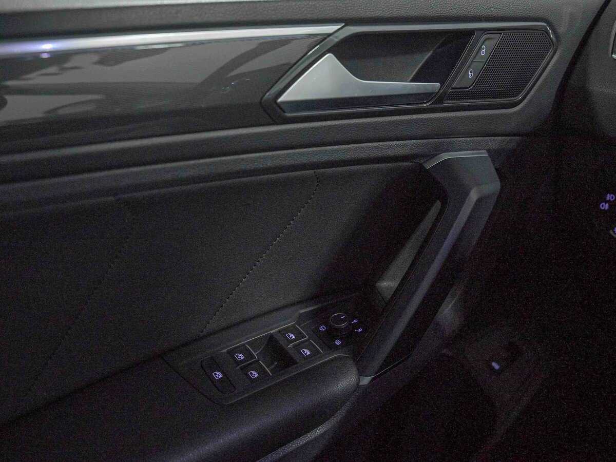 Volkswagen Tiguan, 2018 Фото №11