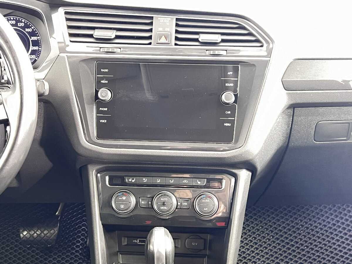 Volkswagen Tiguan, 2018 Фото №12