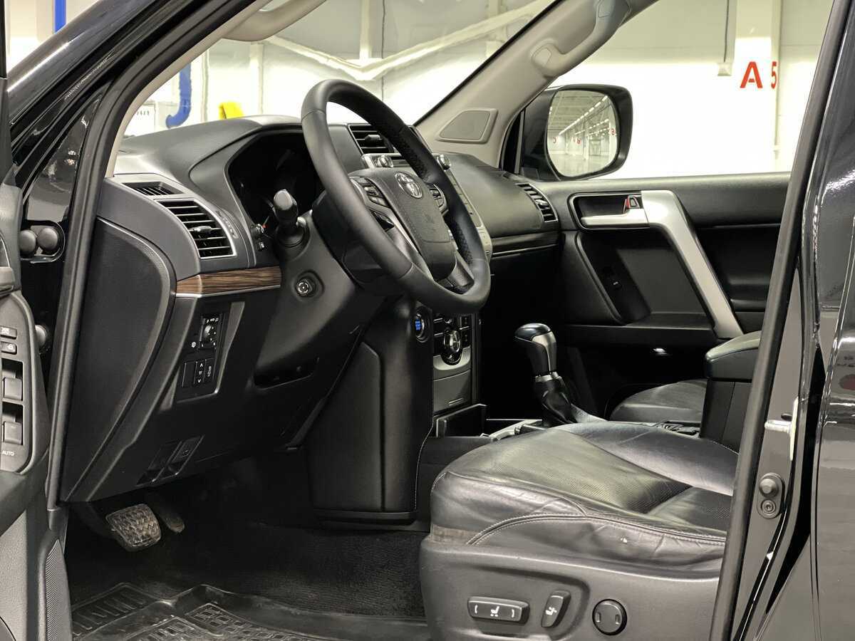 Toyota Land Cruiser Prado, 2017 Фото №16