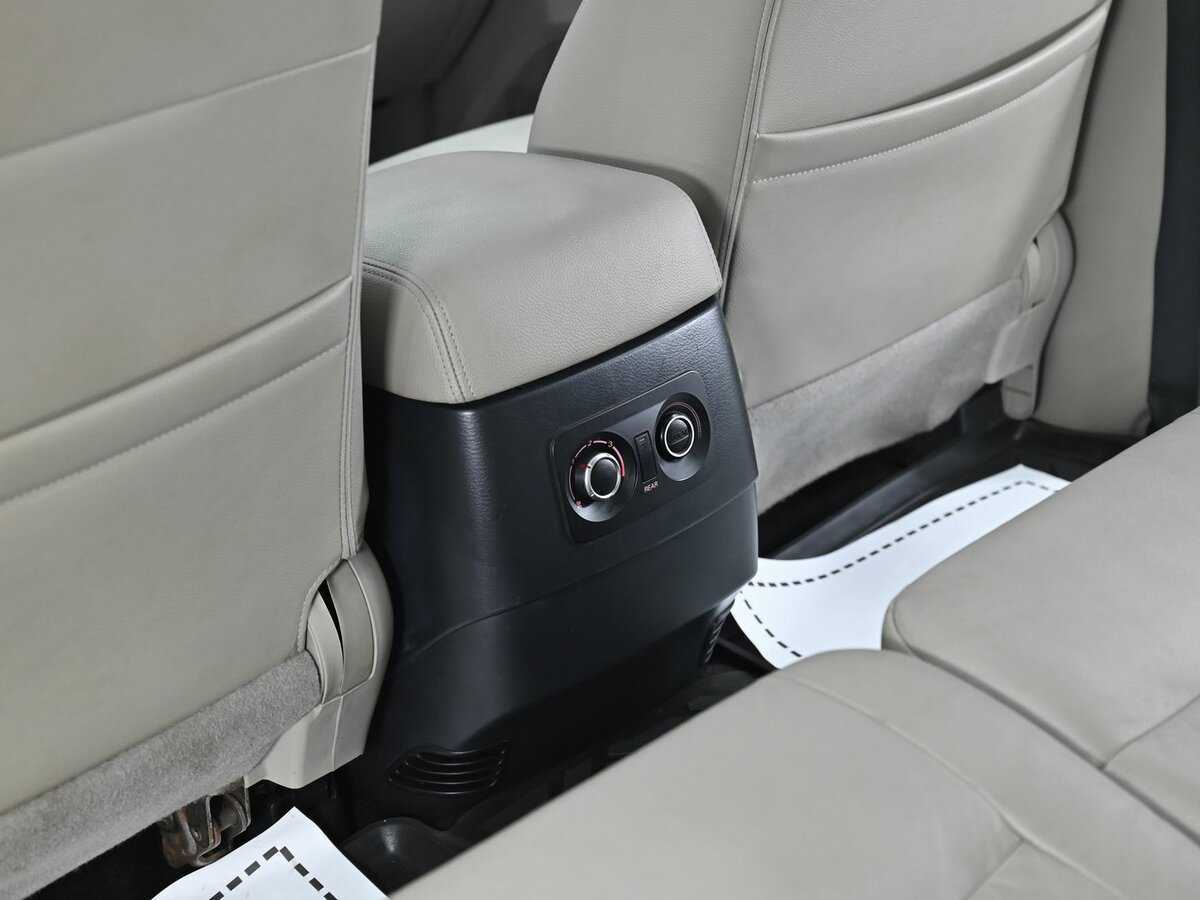 Mitsubishi Pajero, 2018 Фото №14