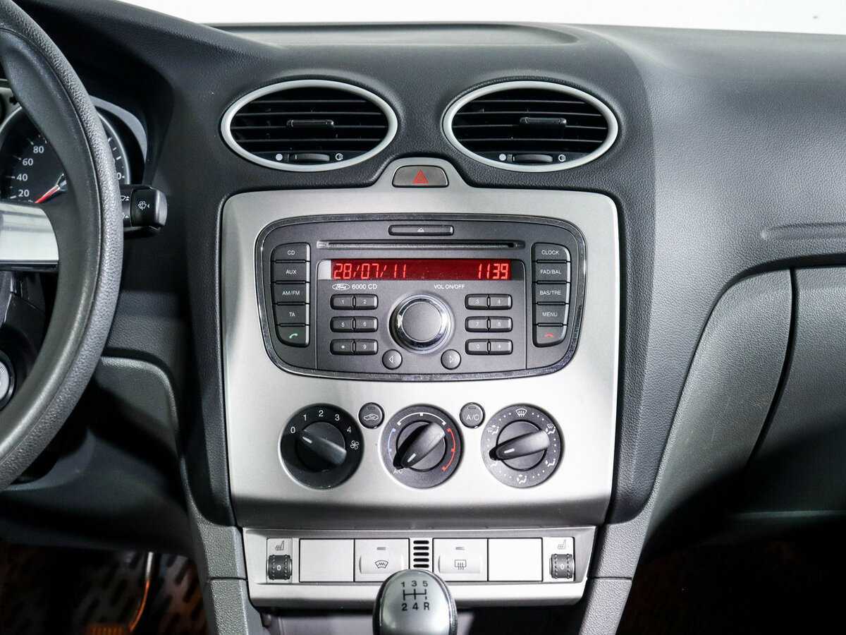 Ford Focus, 2011 Фото №13