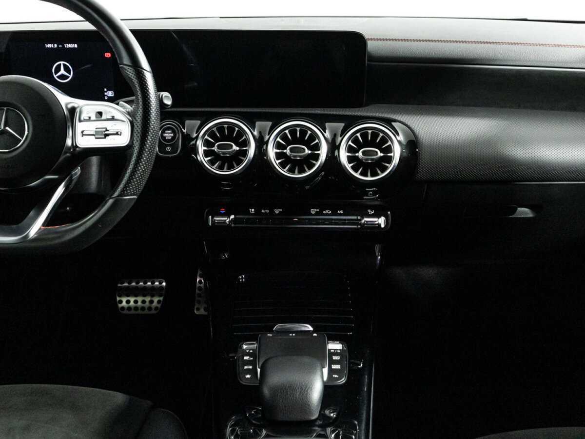 Mercedes-Benz CLA 200, 2020 Фото №14