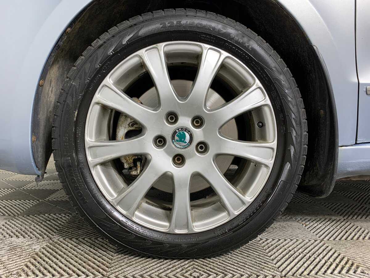 Skoda Superb, 2011 Фото №9