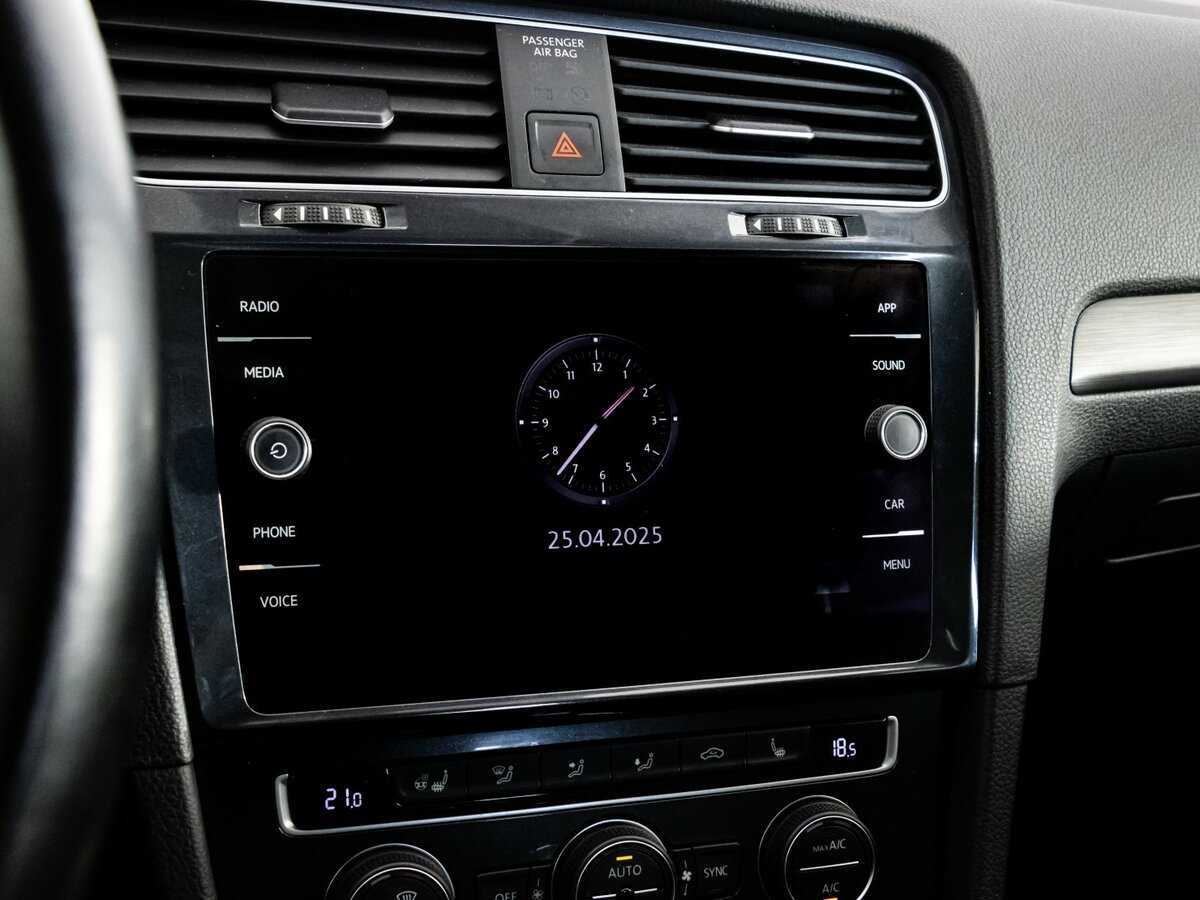 Volkswagen Golf, 2018 Фото №15