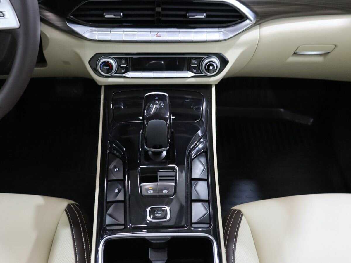 FAW Bestune T77, 2023 Фото №19