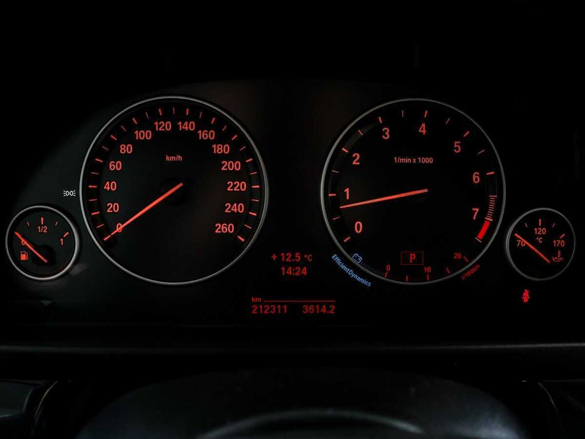 BMW 5 серии 528i xDrive, 2013 Фото №11