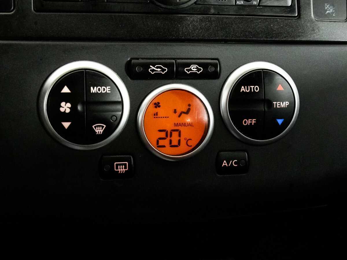 Nissan Tiida, 2011 Фото №10