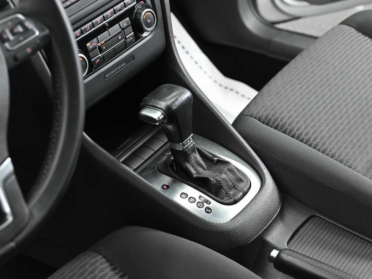 Volkswagen Golf, 2010 Фото №9