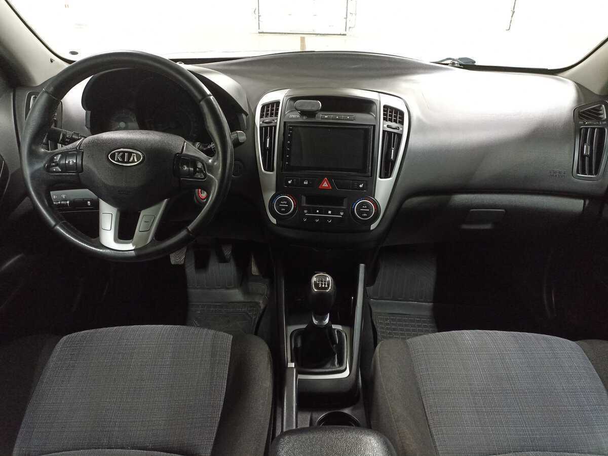 Kia Ceed, 2011 Фото №14
